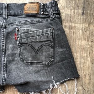 Levi’s | Cut Off Shorts